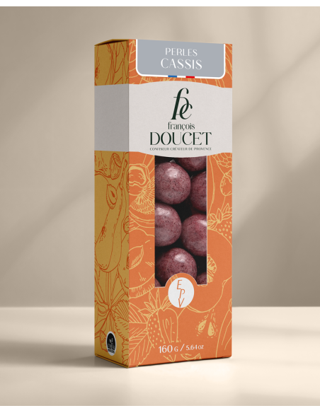 Perles Cassis - Pâtes de fruits au cassis enrobées de pâte d'amandes et de chocolat
