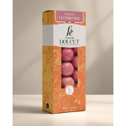 Perles Framboise – Pâte de fruit framboise enrobée de pâte d’amande et chocolat