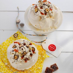 Pavlova aux Noisettes du midi et inclusions d’Aromatik fraise à la menthe douce